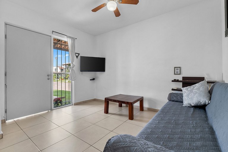 Modern Pool Side, 3 Bdrm House with parking