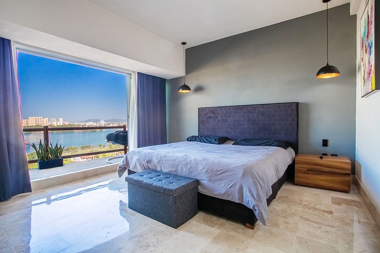 Premium Deck12 Getaway: a pocos pasos del casino.