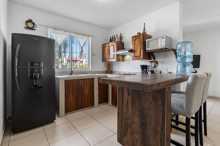 Modern Pool Side, 3 Bdrm House with parking