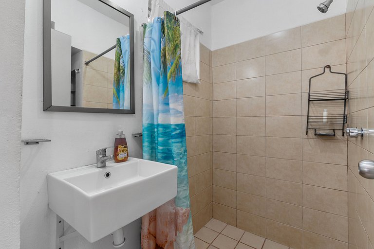 Modern Pool Side, 3 Bdrm House with parking