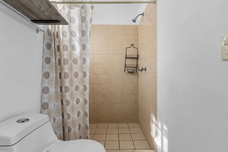 Modern Pool Side, 3 Bdrm House with parking