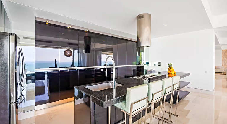 Ocean Serenity Avalon Spa & Luxury Escape