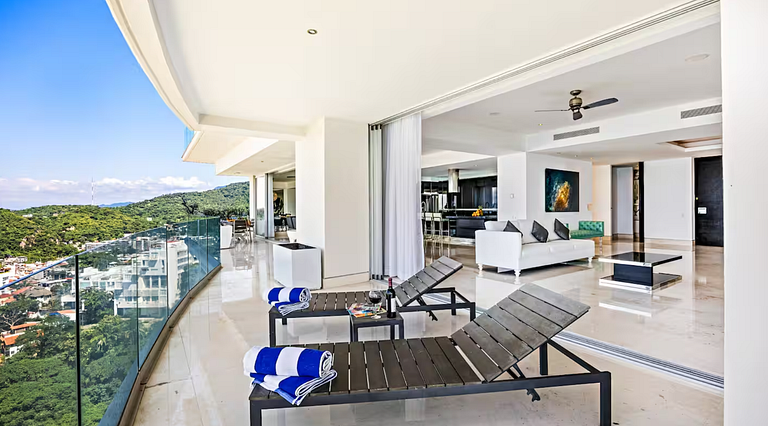 Ocean Serenity Avalon Spa & Luxury Escape