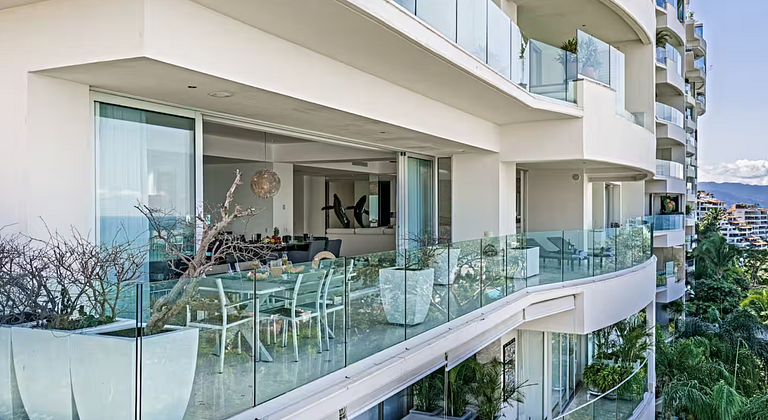 Ocean Serenity Avalon Spa & Luxury Escape