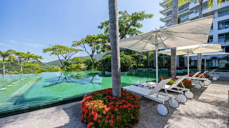 Ocean Serenity Avalon Spa & Luxury Escape