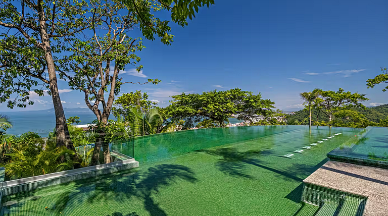 Ocean Serenity Avalon Spa & Luxury Escape