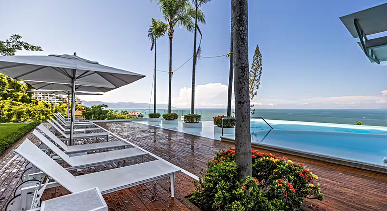 Ocean Serenity Avalon Spa & Luxury Escape