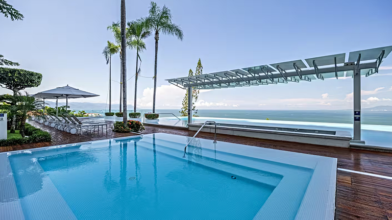 Ocean Serenity Avalon Spa & Luxury Escape