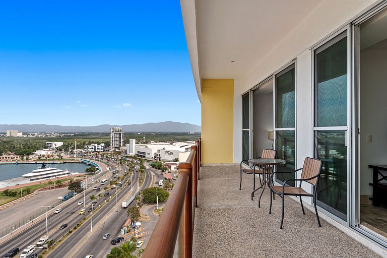 Deck 12 - Penthouse Suite 1BDR Harbor View