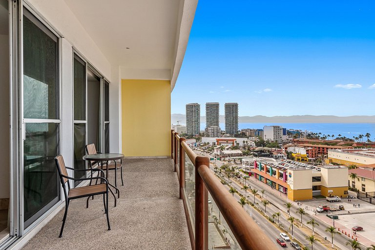 Deck 12 - Penthouse Suite 1BDR Harbor View