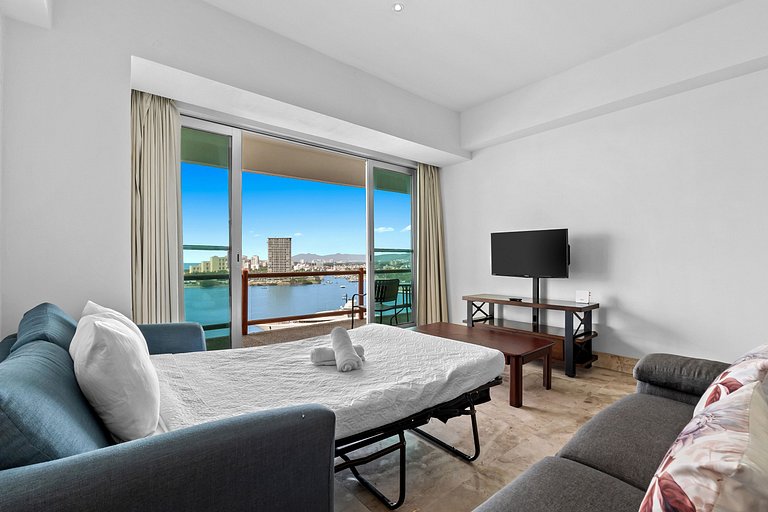 Deck 12 Comfort 2BDR Harbor View