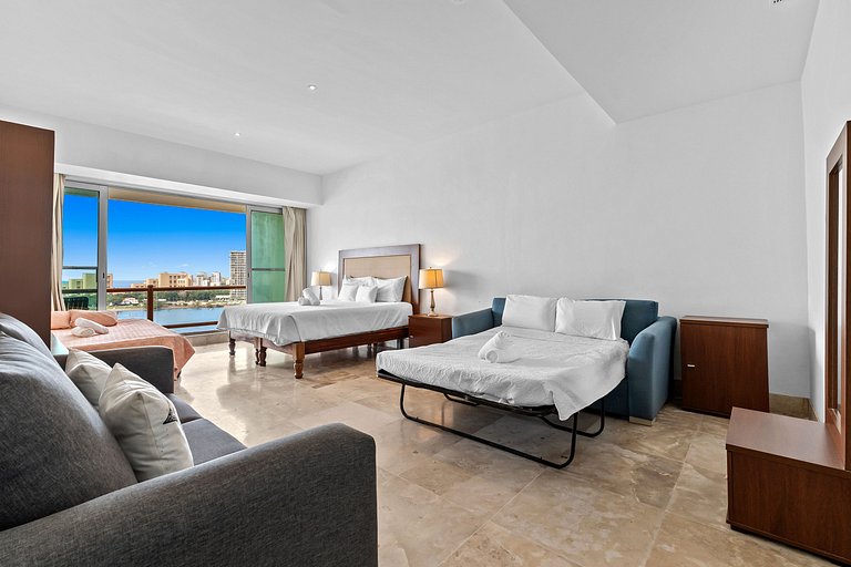 Deck 12 Comfort 2BDR Harbor View