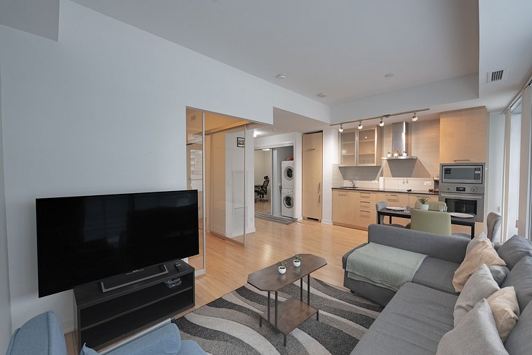 Waterfront High Rise 1bdr Condo Downtown