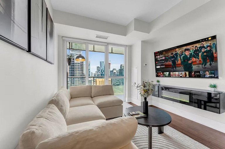 Luxe 2bed 2bath at Front St.