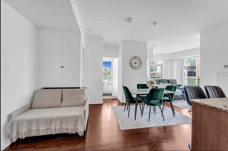 Luxury 2Bed+2Bath in the heart of Downtown