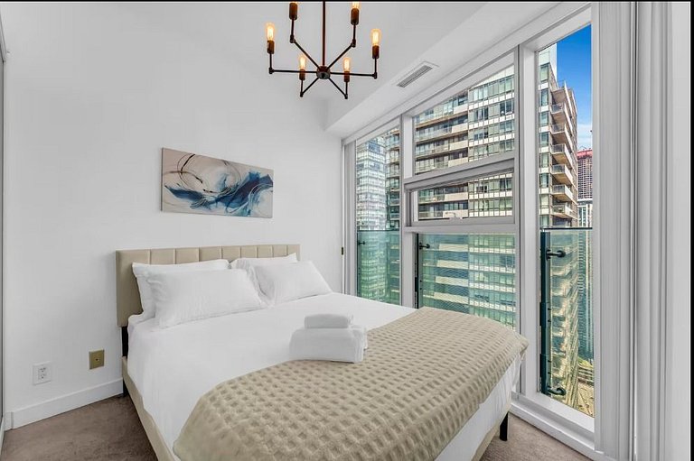 Luxury 2Bed+2Bath in the heart of Downtown