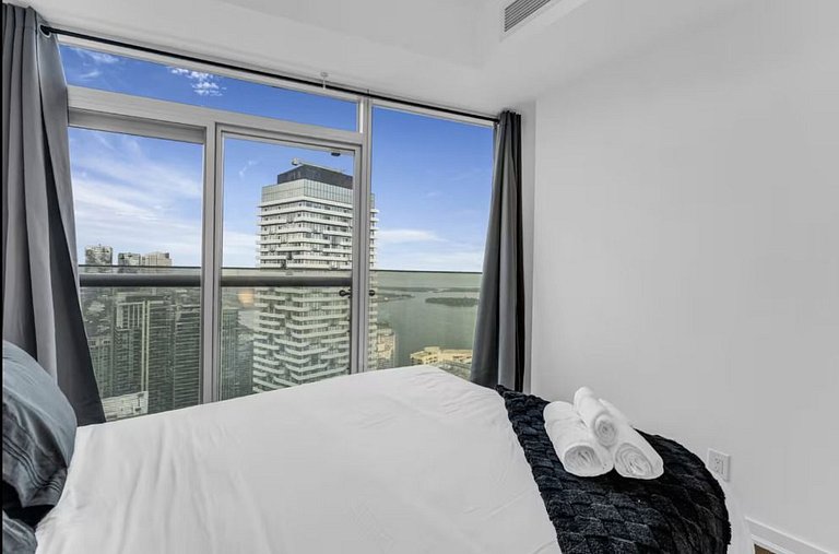 60th Floor Panoramic Sunset Skyline 3BDR Condo