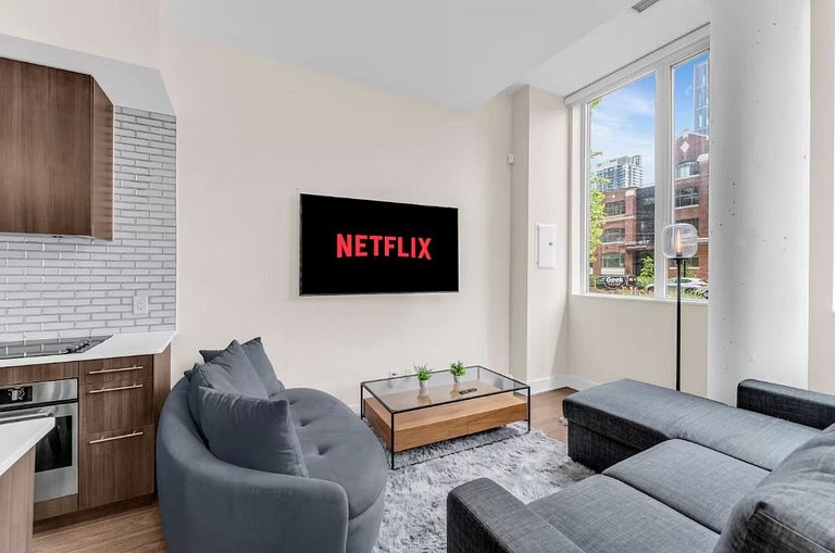 Beautiful Luxe 3BR+2Bath CN Tower