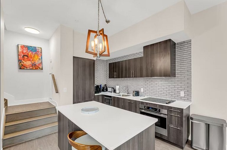 Beautiful Luxe 3BR+2Bath CN Tower
