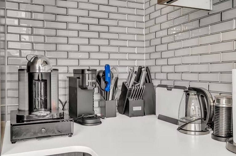 Beautiful Luxe 3BR+2Bath CN Tower