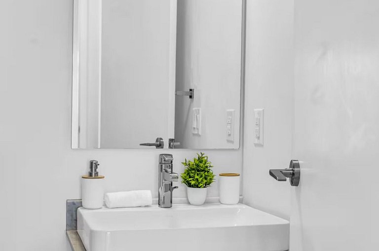 Condominio de 3 cuartos en el piso 67 con vista