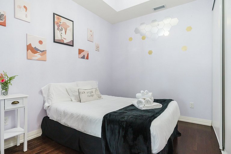 Moderno apartamento en el centro de Toronto con balcón