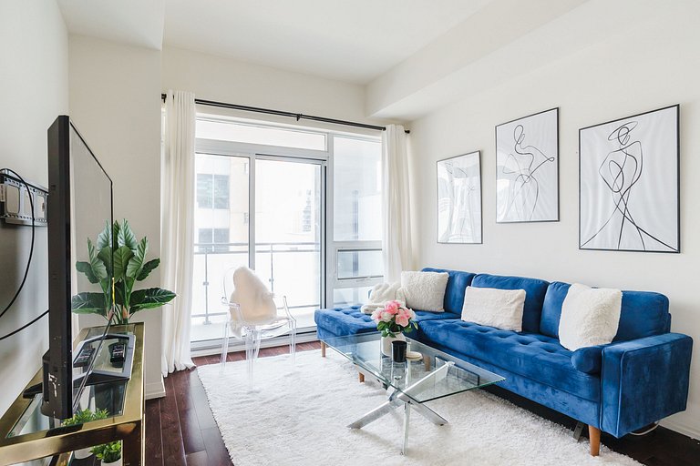 Chic Toronto Downtown Condo + Balcony