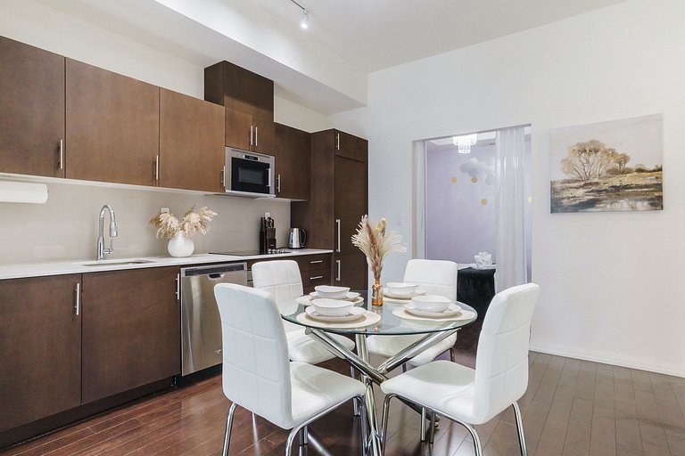 Chic Toronto Downtown Condo + Balcony