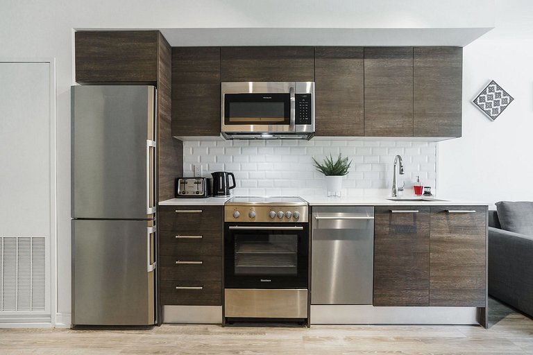 Spacius 2-Bedroom Downtown Toronto Condo