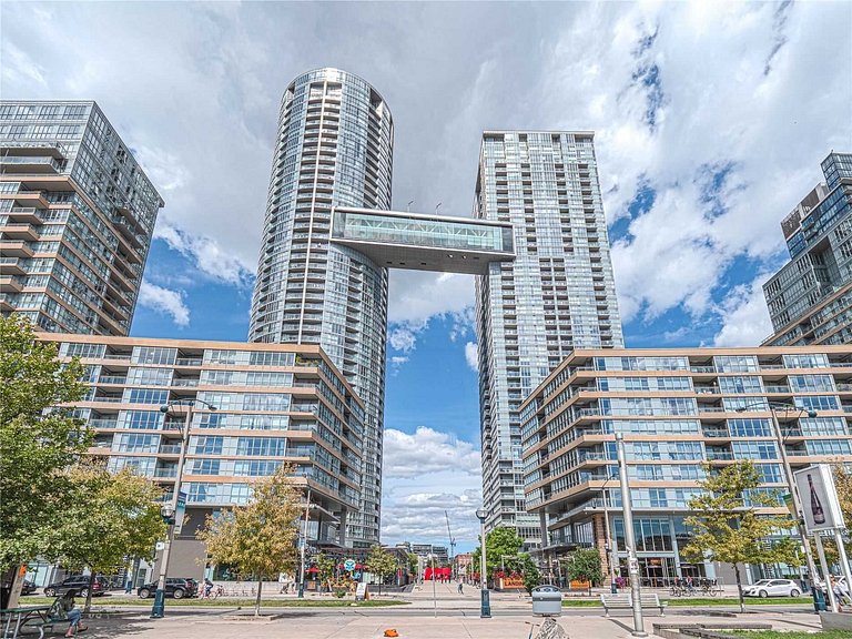 46th Floor Beautiful Condo with CN Tower View