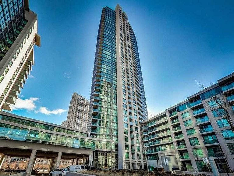 46th Floor Beautiful Condo with CN Tower View