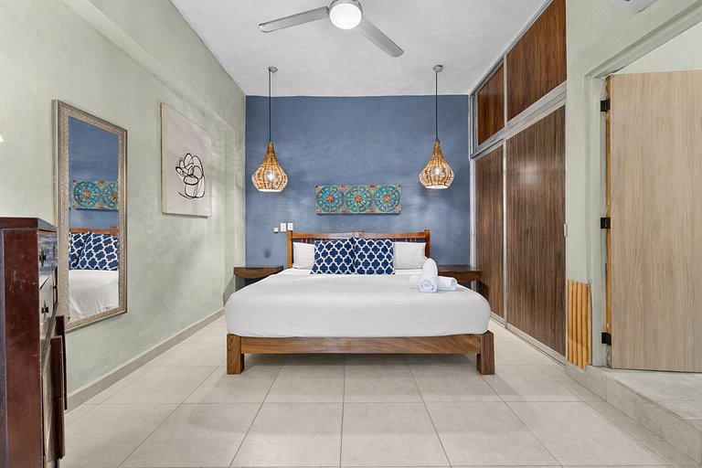 Stunning one-bedroom, 1.5Bath in the Romantic Zone