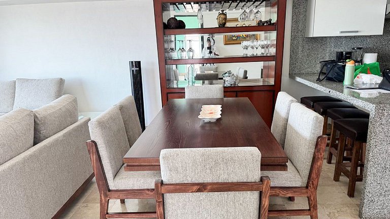 Deck12 Elite Escape – Casino On‑Site Access