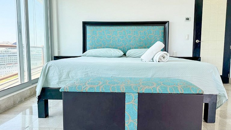 Deck12 Elite Escape – Casino On‑Site Access