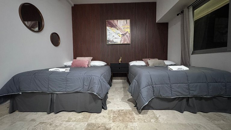 Premium Deck12 Getaway: a pocos pasos del casino.