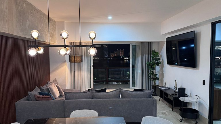 Premium Deck12 Getaway: a pocos pasos del casino.