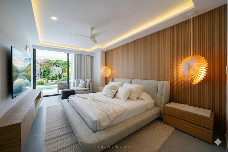 Luxury Oceanfront Condo with Private Jacuzzi