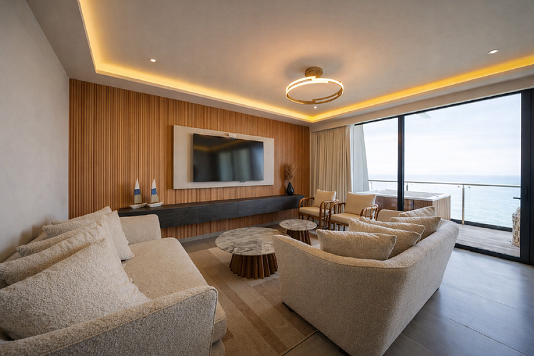 Luxury Oceanfront Condo with Private Jacuzzi