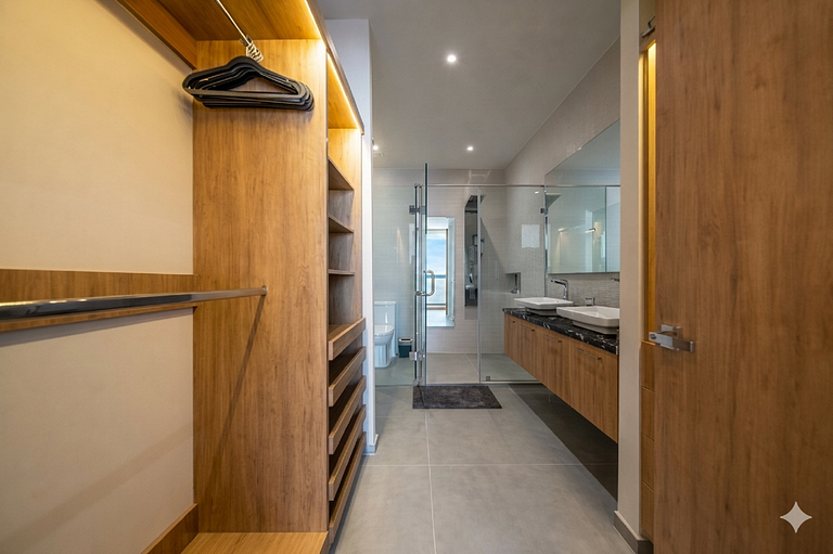 Luxury Oceanfront Condo with Private Jacuzzi