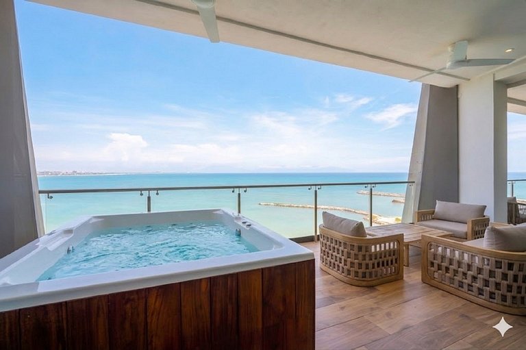Luxury Oceanfront Condo with Private Jacuzzi