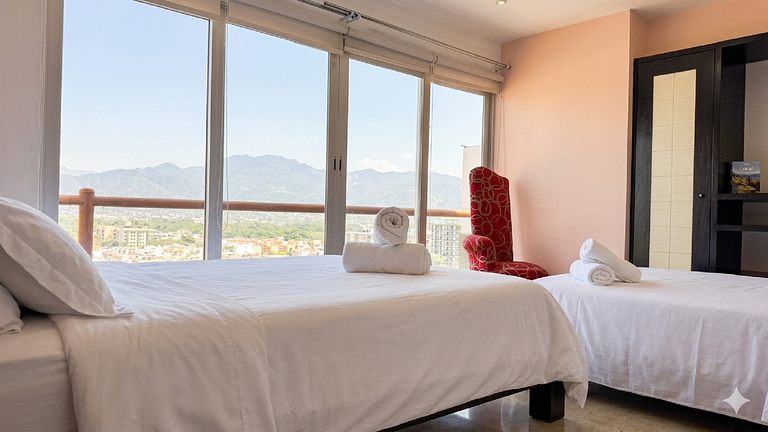 Deck12 Elite Escape – Casino On‑Site Access