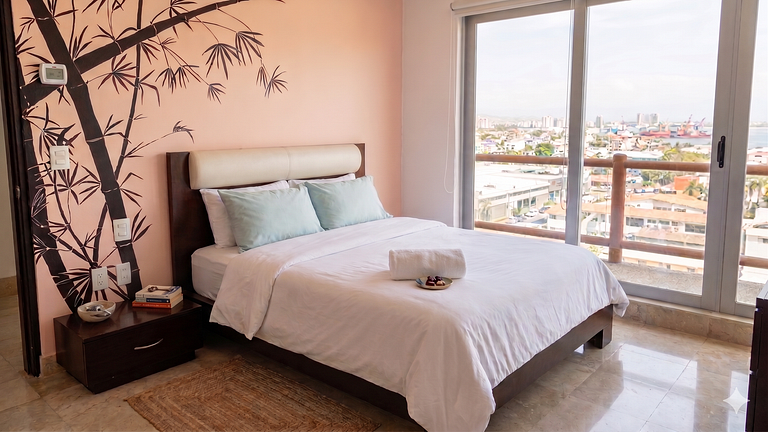 Deck12 Elite Escape – Casino On‑Site Access