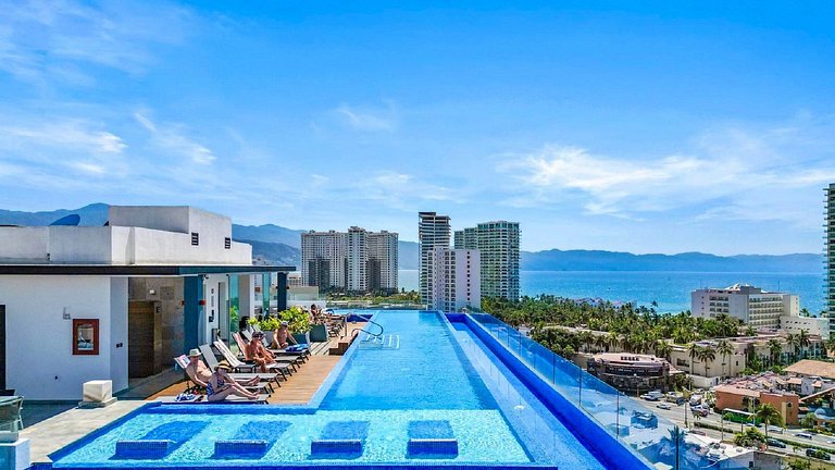 Zoho Skies 2 BDR, 2 Bath, with Parking