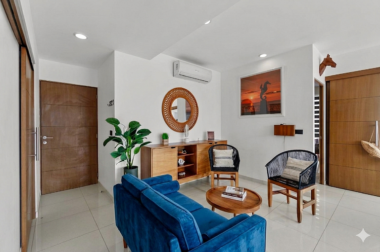 Zoho Skies 2 BDR, 2 Bath, with Parking