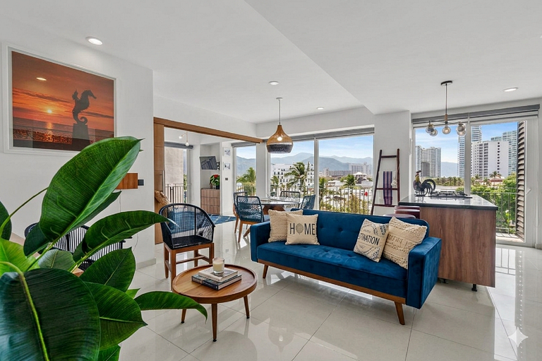 Zoho Skies 2 BDR, 2 Bath, with Parking