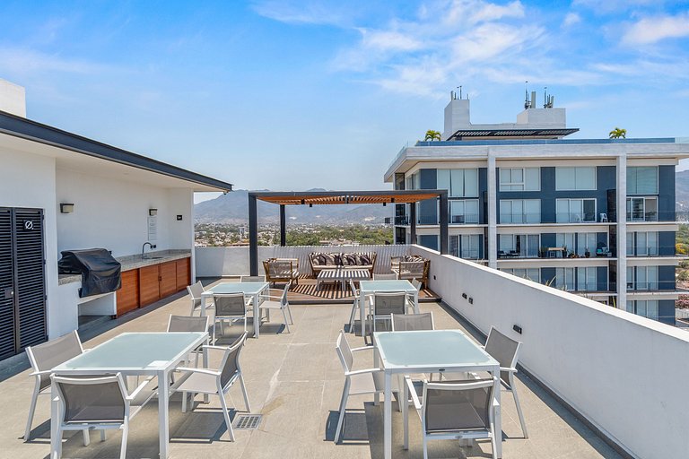 Zoho Skies 2 BDR, 2 Bath, with Parking