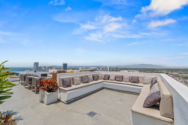 Zoho Skies 2 BDR, 2 Bath, with Parking