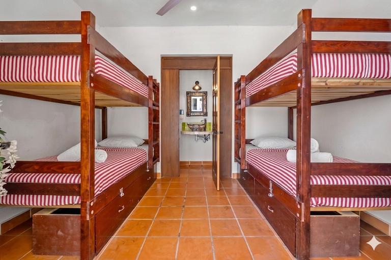 Private Boutique Hotel, Groups up to 48 Guests