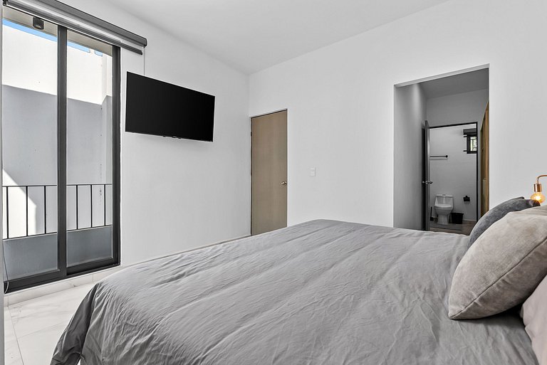 Modern 3-bedroom, 2-bath Home, Pool, Playground