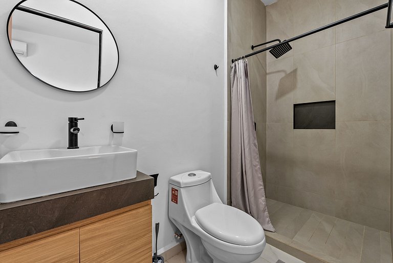 Modern 3-bedroom, 2-bath Home, Pool, Playground